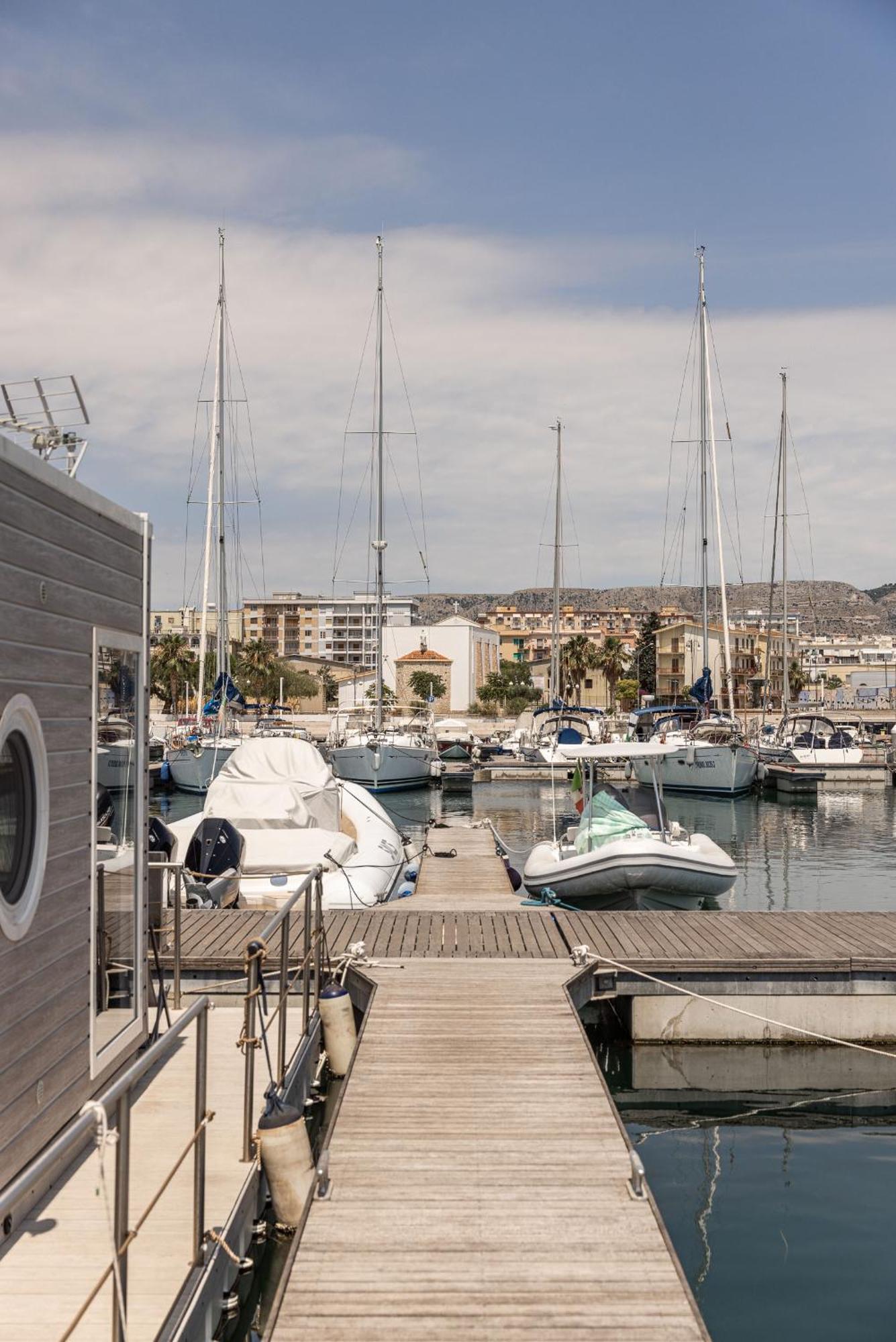 Marina Del Gargano Houseboat Hotel Manfredonia Kültér fotó