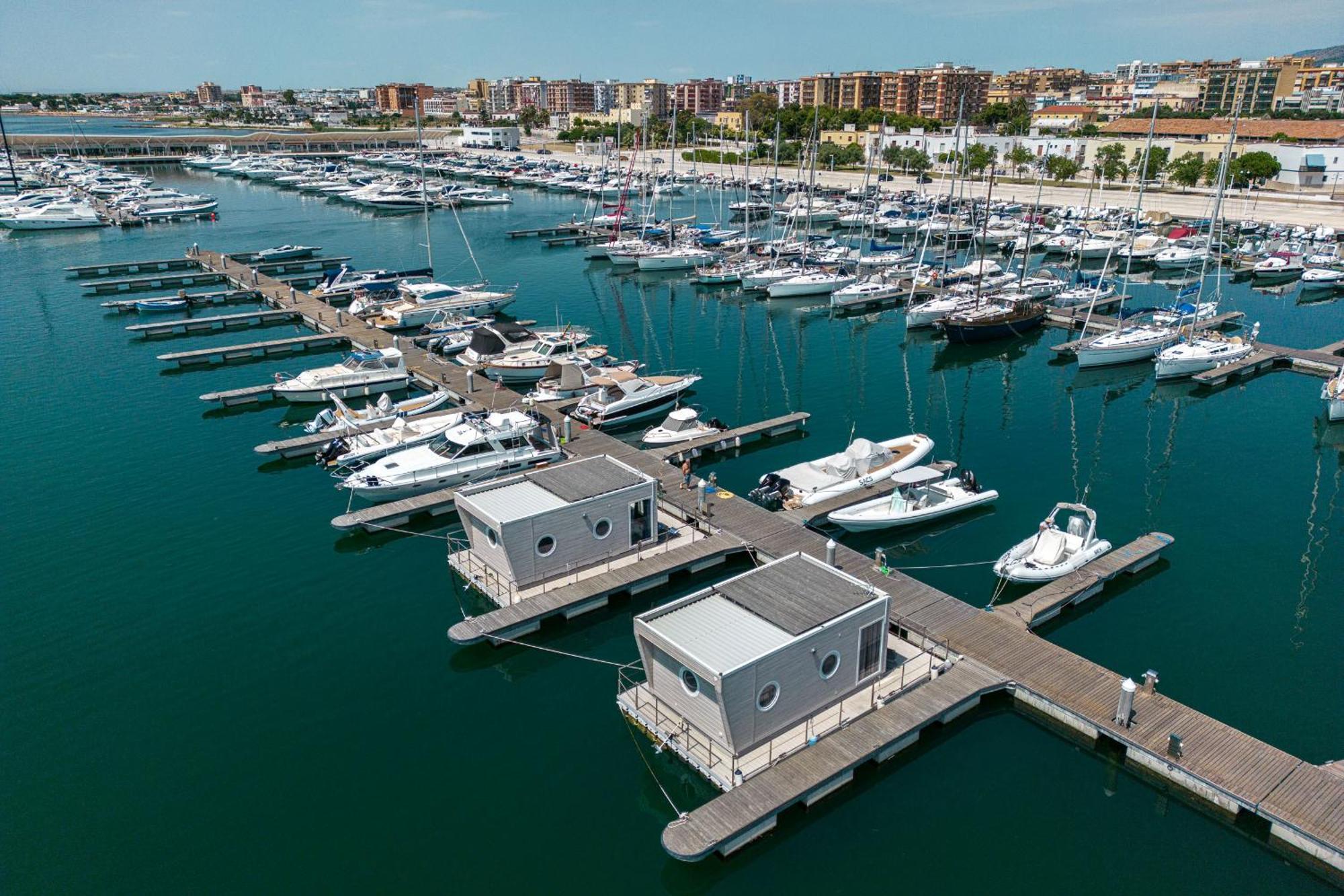 Marina Del Gargano Houseboat Hotel Manfredonia Kültér fotó