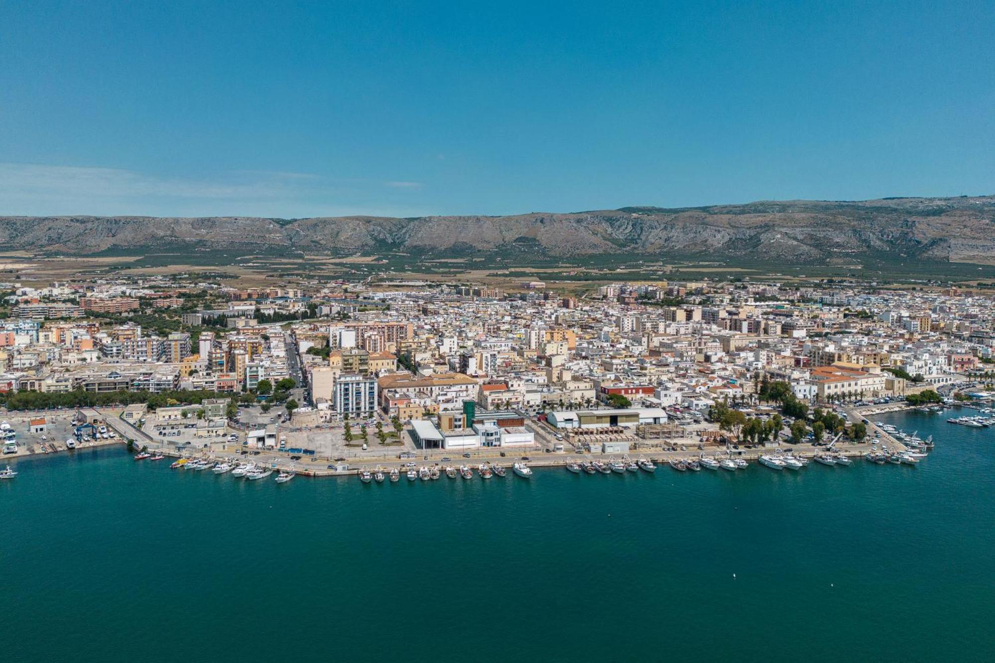 Marina Del Gargano Houseboat Hotel Manfredonia Kültér fotó